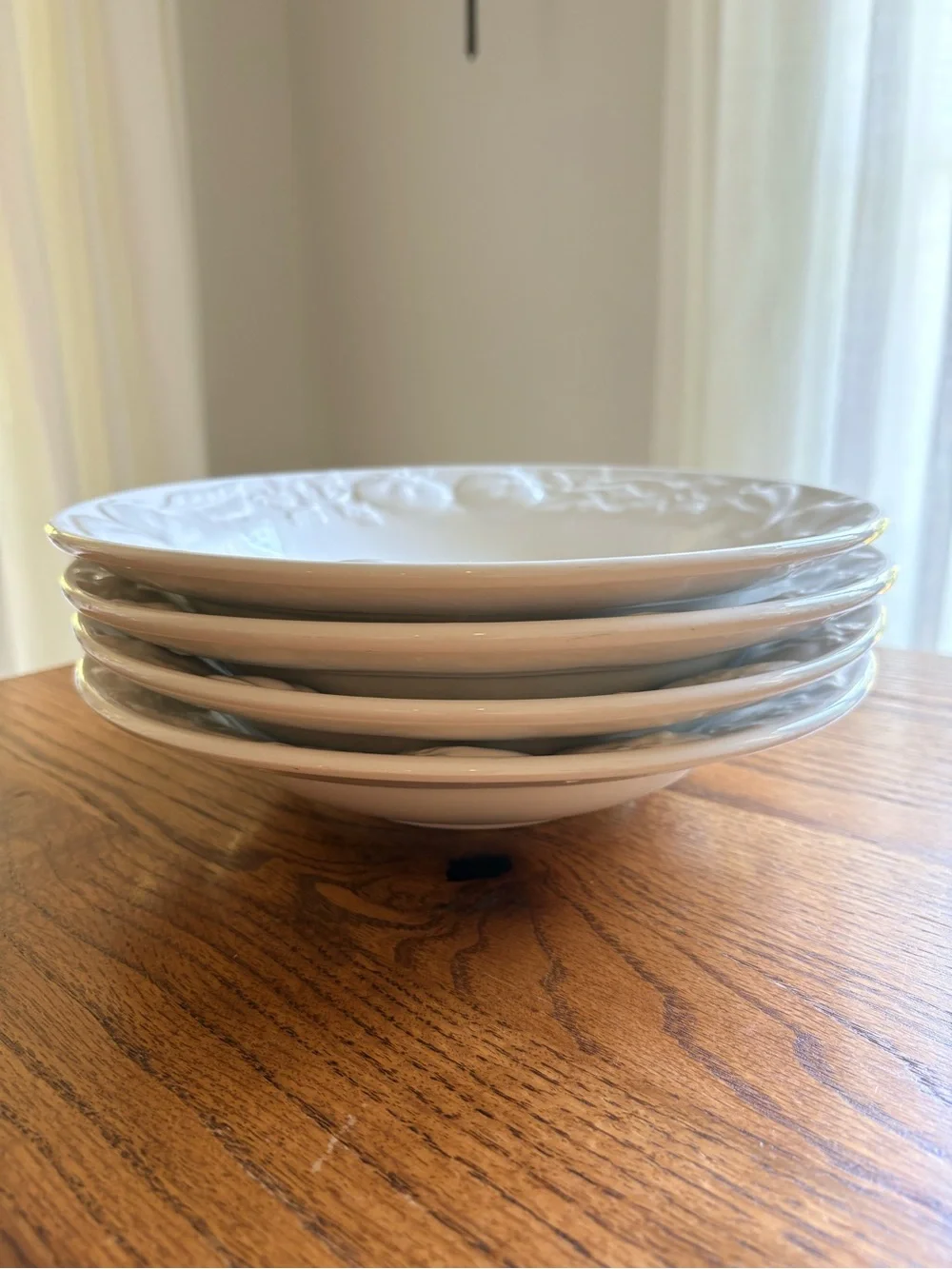 I Patrizi Williams Sonoma Embossed Garlic & Tomato pasta Bowls - Set of 4
